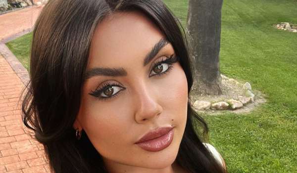 Hannah Molyneux InstaFitBio