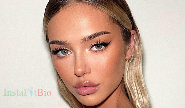 Delilah Belle InstaFitBio