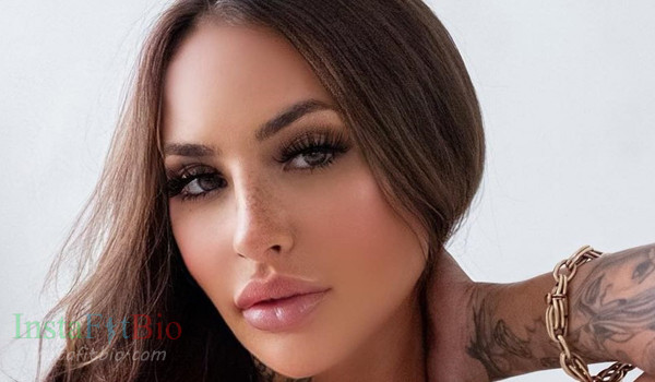 Roxanne Lavallee InstaFitBio