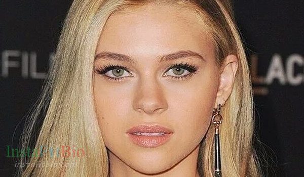 Nicola Peltz InstaFitBio