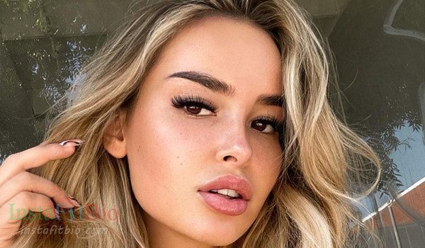 The Elena Kamperi InstaFitBio