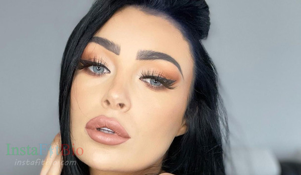 Selina Fox InstaFitBio