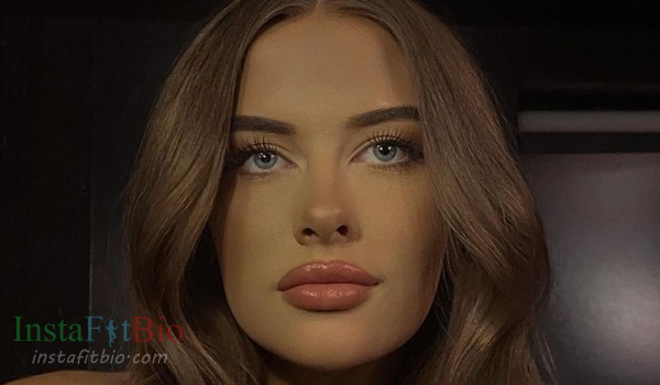 Brooke Schofield InstaFItBio