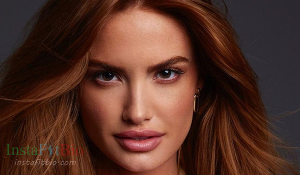 Haley Kalil InstaFItBio