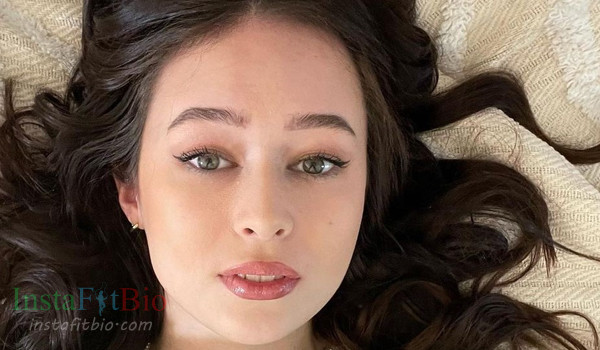 Laura Sophie InstaFitBio