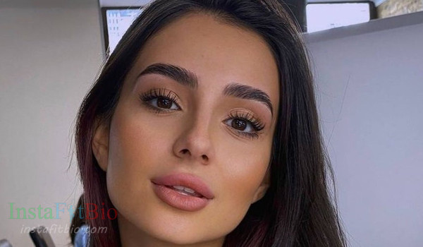 Anna Trincher InstaFitBio