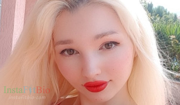 Rosy Rye InstaFitBio