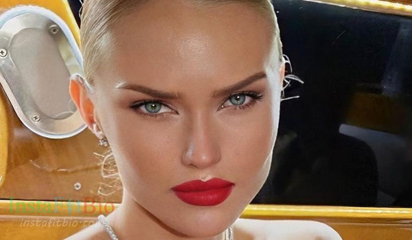 Chloe Wallenberg InstaFItBio