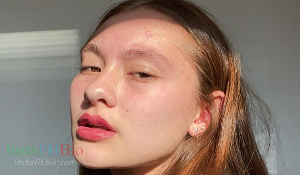 Lola Tung InstaFitBio