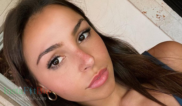 Faryn Corey #InstaFitBio