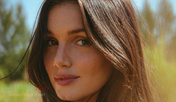 Hailey McLaine Outland #InstaFitBio