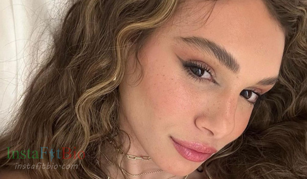 Taylor Olympios #InstaFitBio