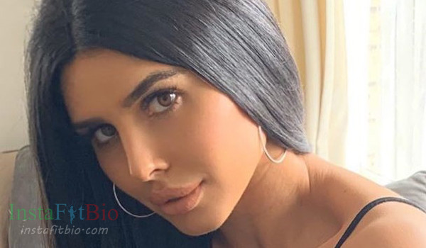 Adrianne Lily #InstaFitBio