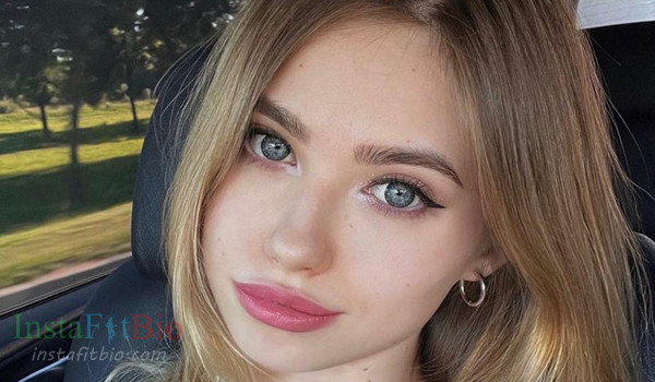 Alexandra Romanova #InstaFitBio