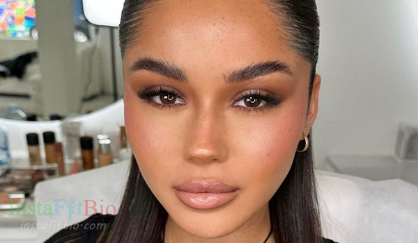 Courtney Tavares #InstaFitBio