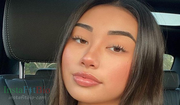 Ellerie Marie #InstaFitBio