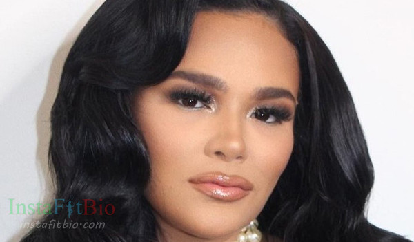 Emily Bustamante #InstaFitBio