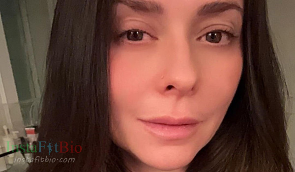 Jennifer Love Hewitt #InstaFitBio