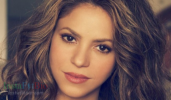 Shakira #InstaFitBio