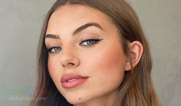 Caitlin Carmichael #InstaFitBio