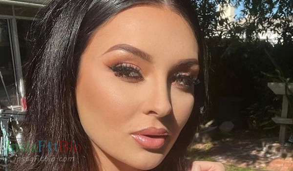 Charlotte Sins #InstaFitBio