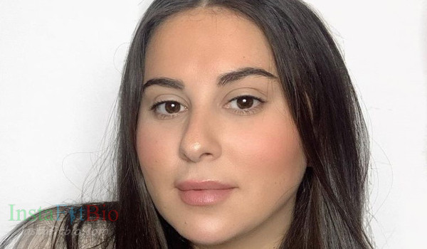 Claudia Oshry #InstaFitBio