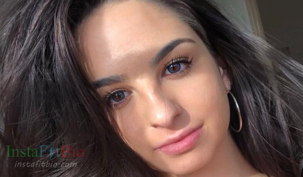 Emily Jane #InstaFitBio