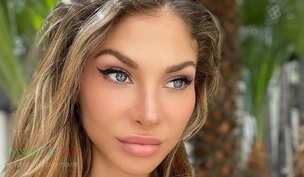 Holly Valentine #InstaFitBio