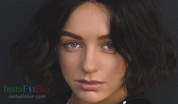 Mari Kraimbrery #InstaFitBio