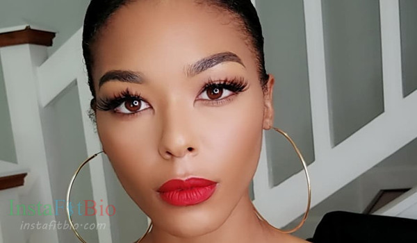 Moniece Slaughter #InstaFitBio