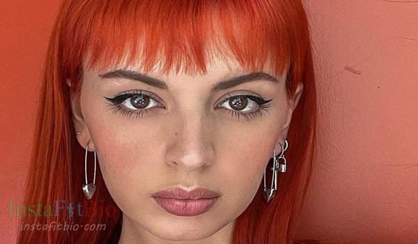 Rebecca Black #InstaFitBio