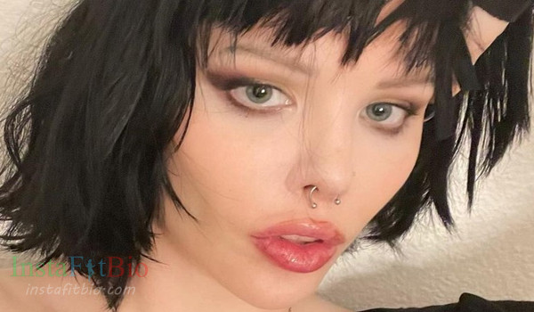 Alice Glass #InstaFitBio