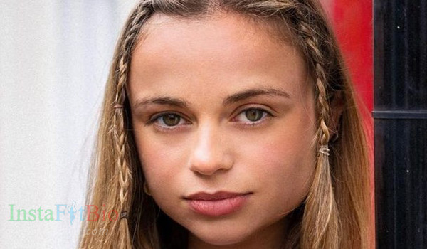 Amelia Windsor #InstaFitBio