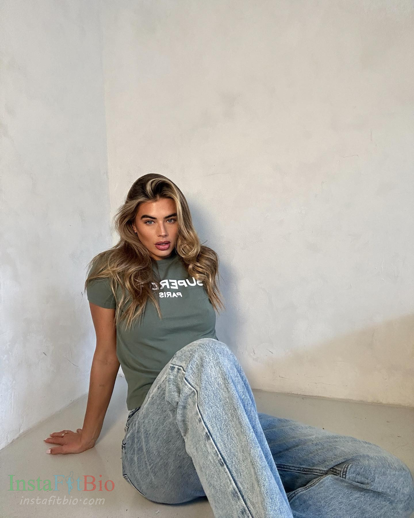 Arabella-Wallpapers-InstaFitBio-Arabella-Chi-Wallpapers-InstaFitBio-2 Arabella