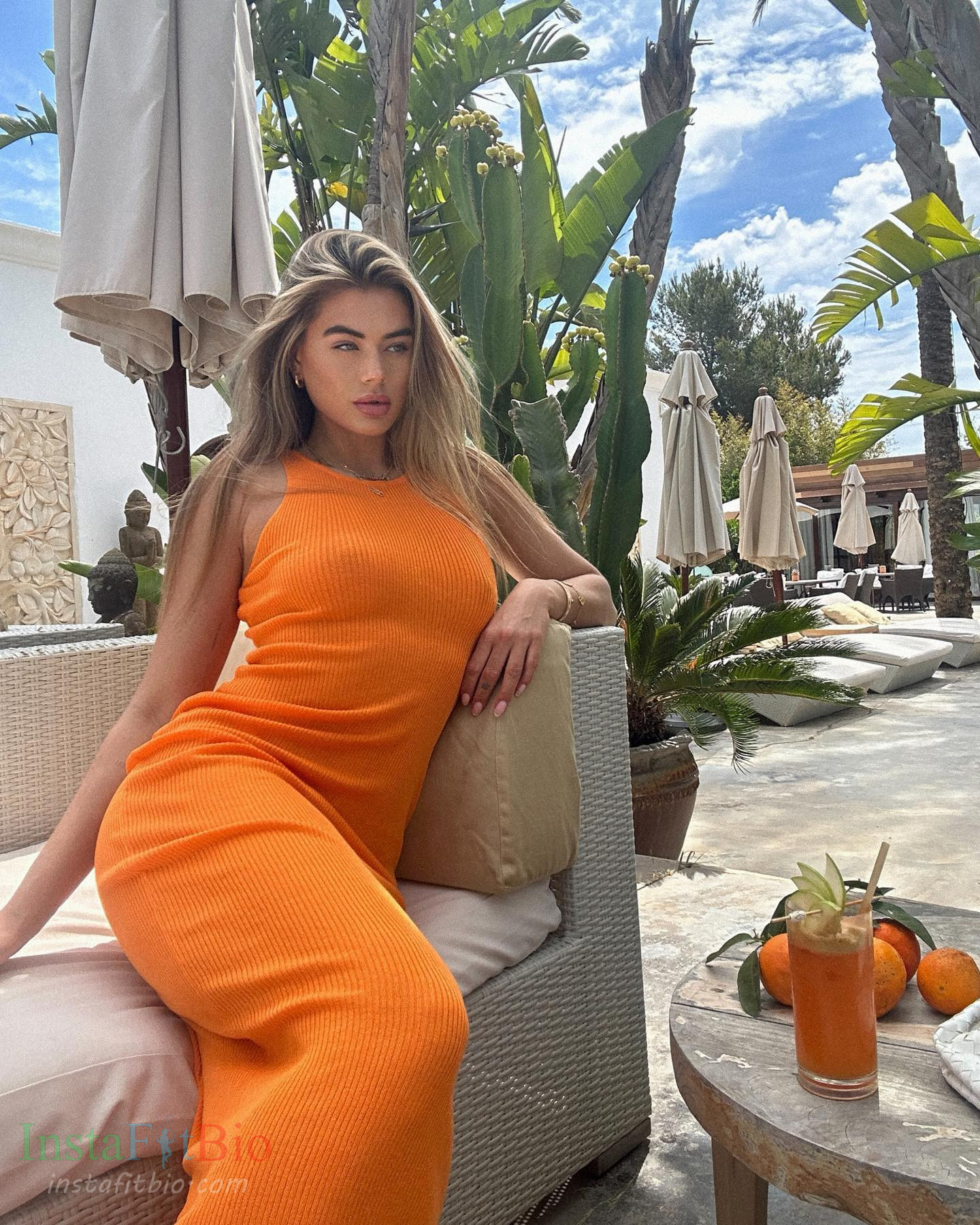 Arabella-Wallpapers-InstaFitBio-Arabella-Chi-Wallpapers-InstaFitBio-4 Arabella