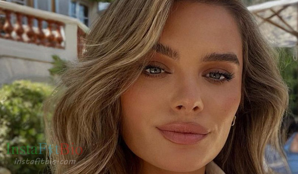 Chloe Lloyd #InstaFitBio