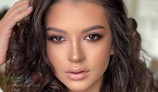 Cleopatra Stratan #InstaFitBio