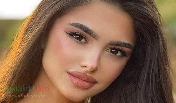 Karolina Mayatskaya #InstaFitBio