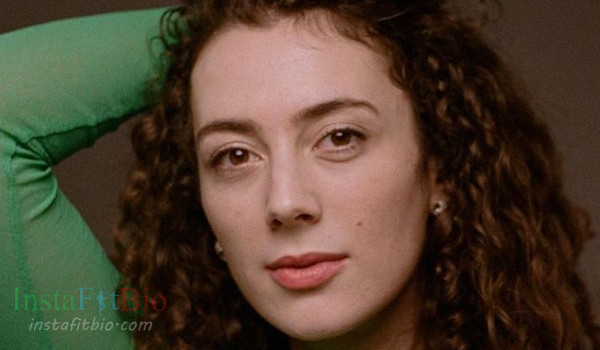 Leila Lowfire #InstaFitBio