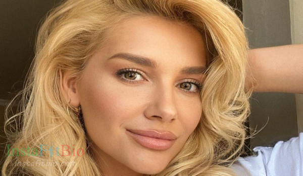 Misha Romanova #InstaFitBio