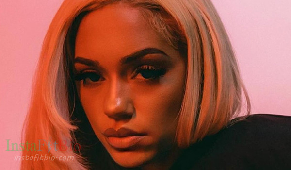 Paloma Ford #InstaFitBio