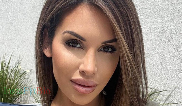 Savanna Santos #InstaFitBio