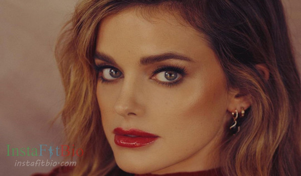 Ashley Newbrough #InstaFitBio