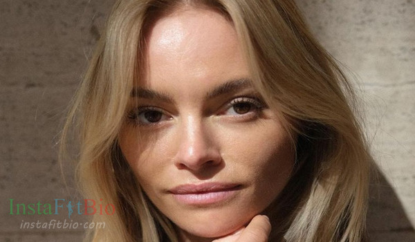 Claire Rose Cliteur #InstaFitBio