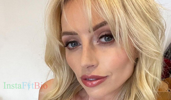 Holly Gibbons #InstaFitBio