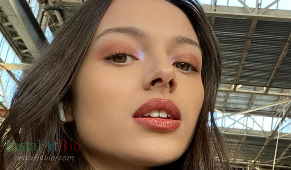 Jenaye Noah #InstaFitBio