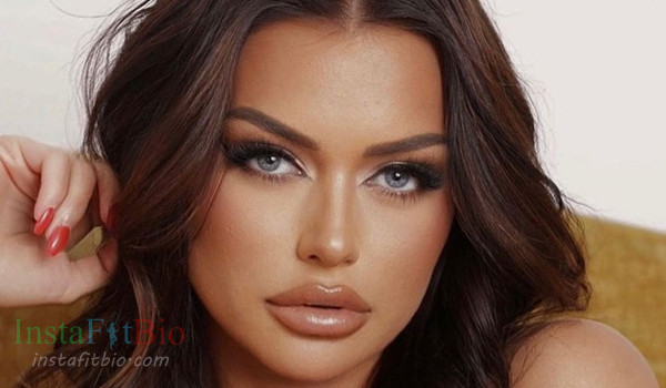 Jessica Ehghol W#InstaFitBio