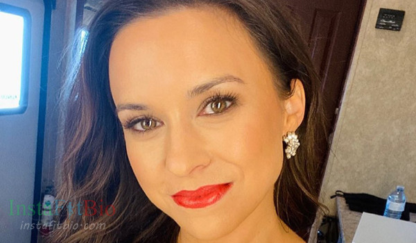 Lacey Chabert #InstaFitBio