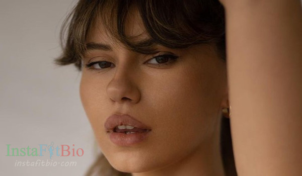 Laura Cartier M #InstaFitBio