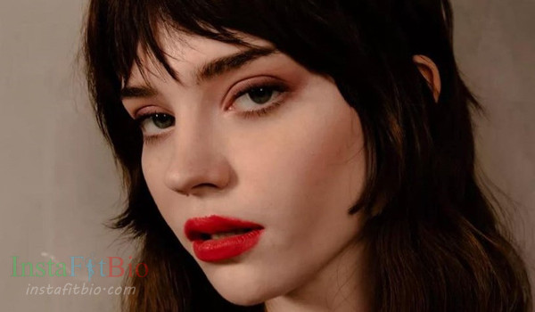 Sophie Bathsheba Thatcher #InstaFitBio